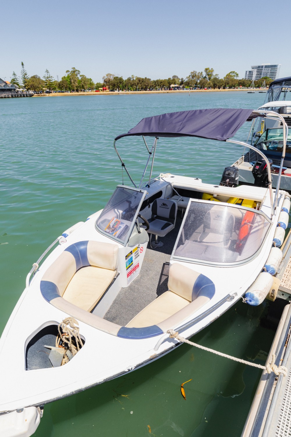 6 Person Bowrider Mandurah Boat Hire